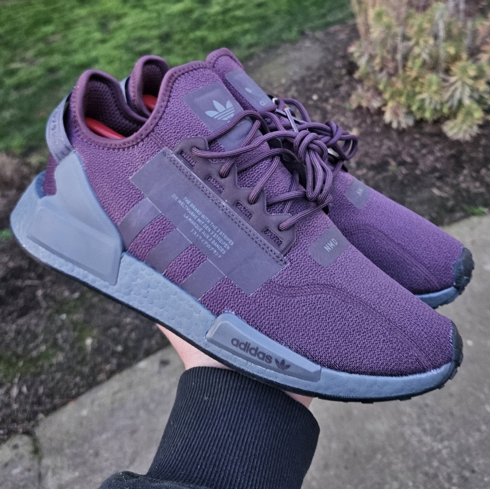 New men's Adidas nmd R2
